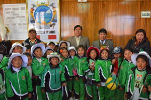 NIÑOS DE LA INSTITUCIÓN EDUCATIVA PRIMARIA N° 70614 SAN MARTÍN DE PORRES DE ILAVE VISITAN SEDE DEL GOBIERNO REGIONAL
