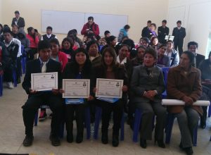 CETPRO ILAVE ENTREGA LOS PRIMEROS TÍTULOS TÉCNICOS.