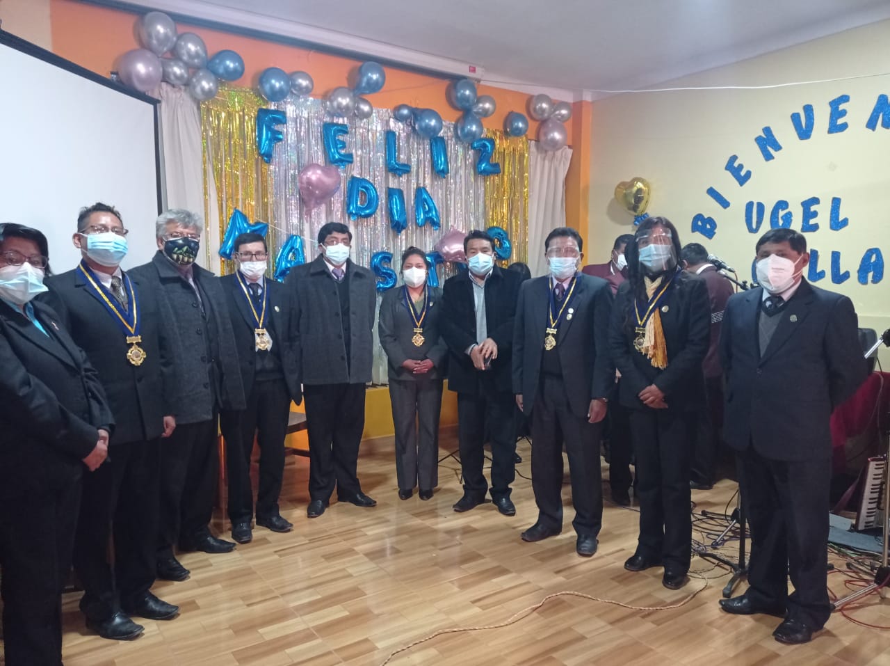 Condecoración a Docentes que cumplieron 25 y 30 años al servicio de la Educación.