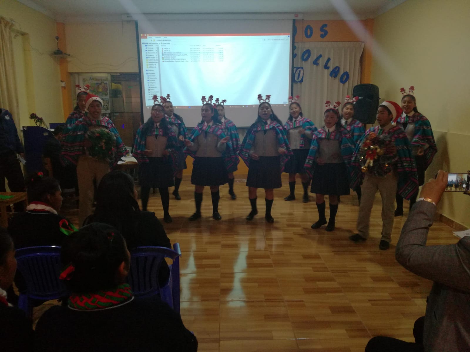 INVITA PARTICIPAR: CONCURSO DE VILLANCICOS EN INGLES 2023