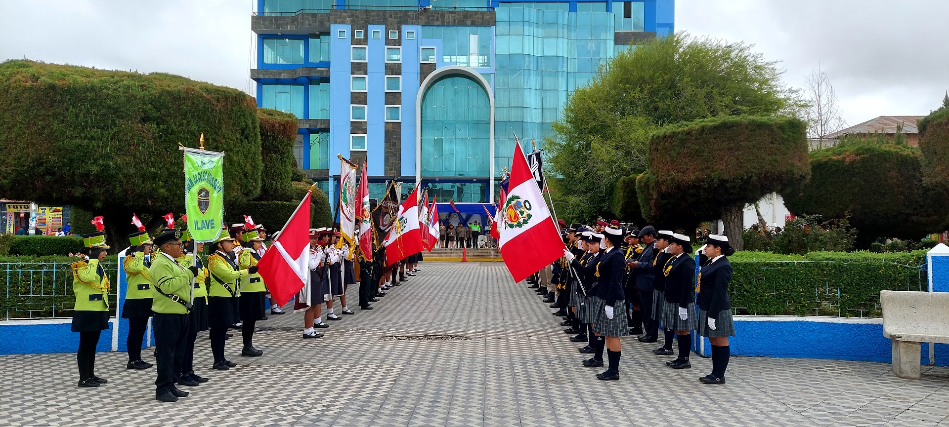 INVITA A PARTICIPAR EN EL DESFILE POR CONMEMORARSE EL XXXII  ANIVERSARIO DE LA PROVINCIA DE EL COLLAO.